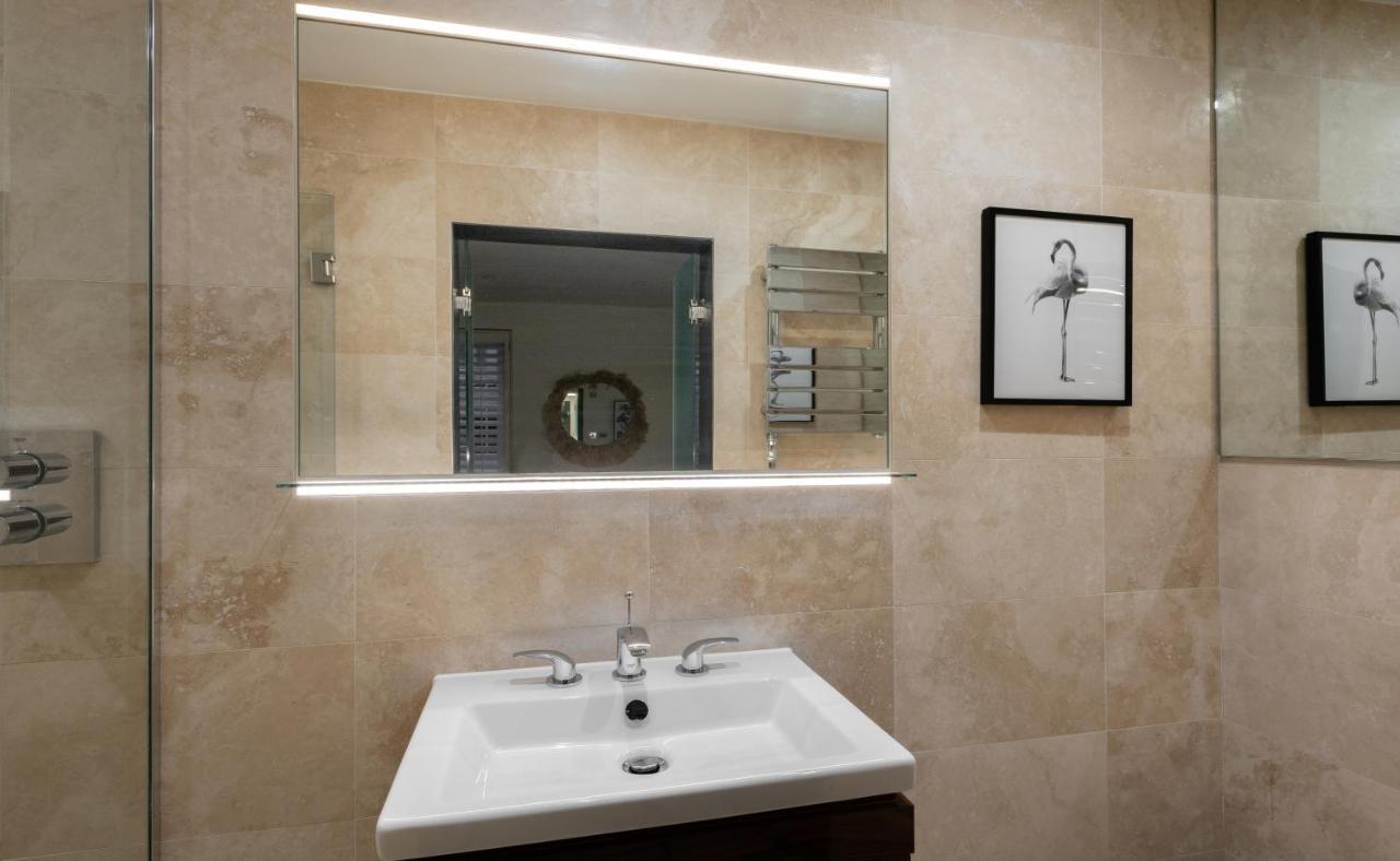The Heart Of Shepherds Bush - Modern 2Bdr Apartment With Garden London Eksteriør bilde